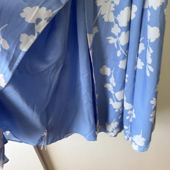 Ann Taylor Blue Floral Wrap Midi Dress 10 - Picture 8 of 10